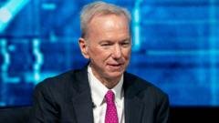 Former Google CEO Eric Schmidt booed by graduates at mention of AI